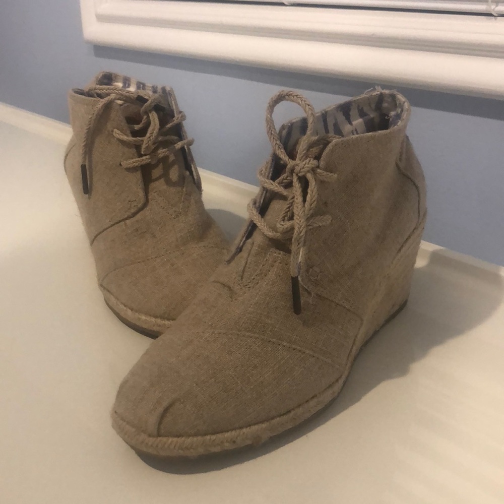 Toms